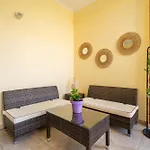 Kaplanis House 3*