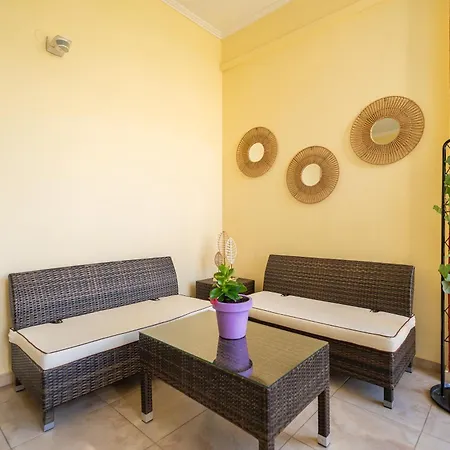 Kaplanis House 3*