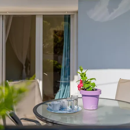 Hotel Kaplanis House