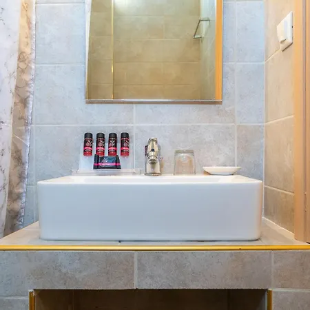 Kaplanis House Hotel 3*