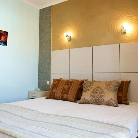 Kaplanis House 3*