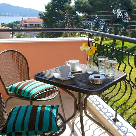 Kaplanis House Hotel