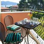 Kaplanis House