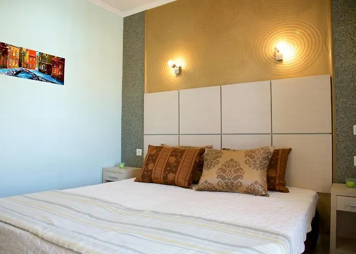 Kaplanis House 3*